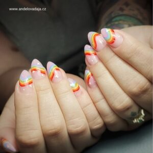 Gelovky rainbow nail art