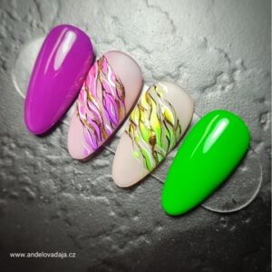 Neon nail art